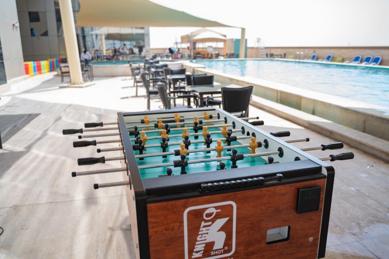 Luxe Grand Hotel Apartments Şarja Dış mekan fotoğraf A foosball table