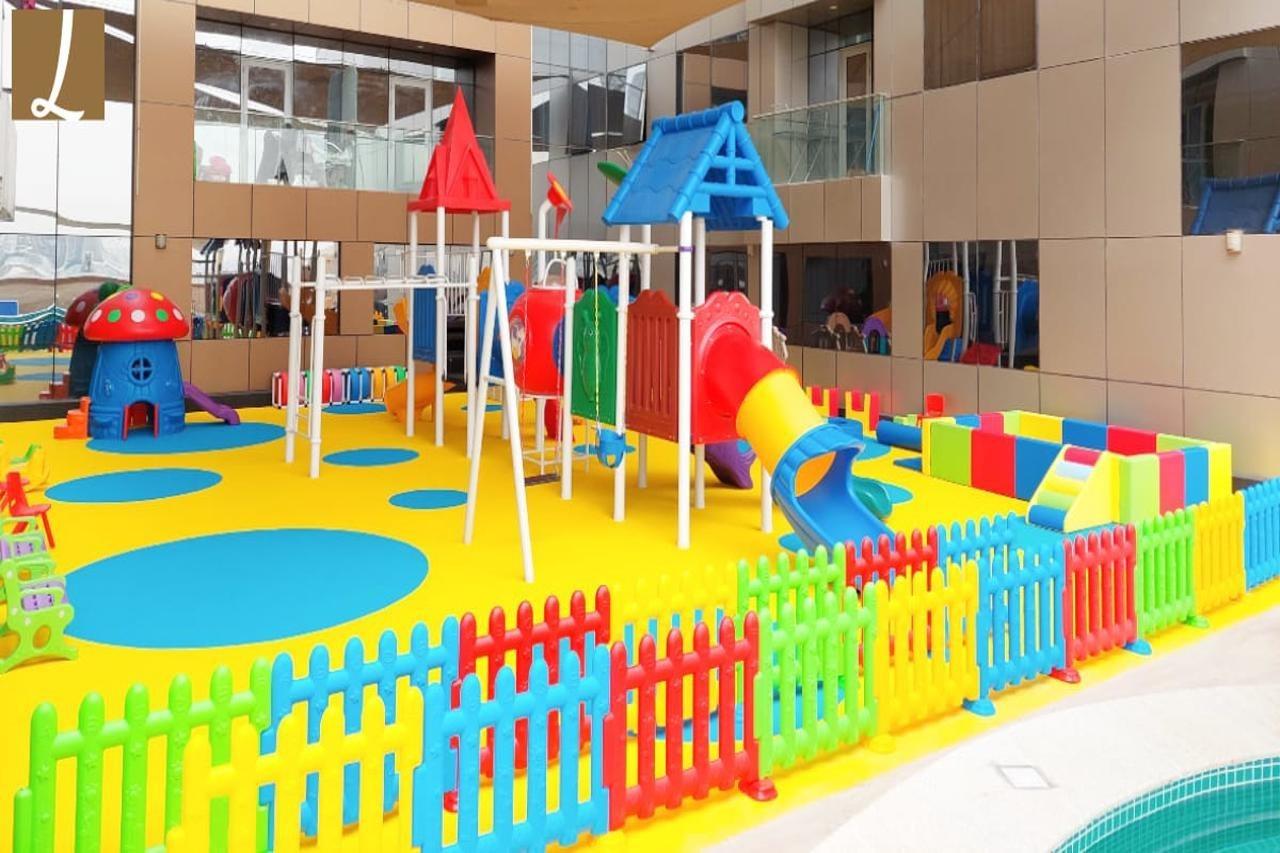 Luxe Grand Hotel Apartments Şarja Dış mekan fotoğraf Playground